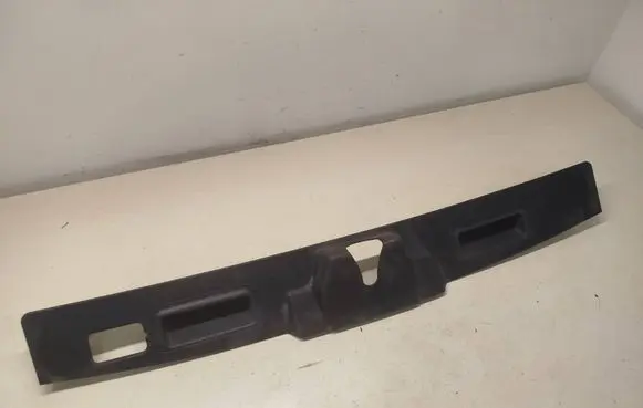 Mercedes-Benz GL X164 Tailgate/boot lid lock trim a1647400130