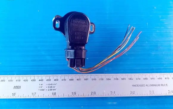 Toyota Avensis T220 Throttle position sensor 8928120040