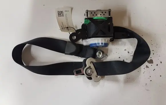 Mazda 6 Front seatbelt 305272210 1052233 1071042