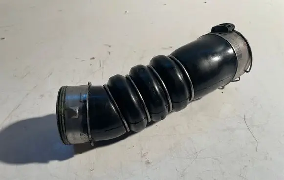 BMW 1 E81 E87 Intercooler hose/pipe 7797480