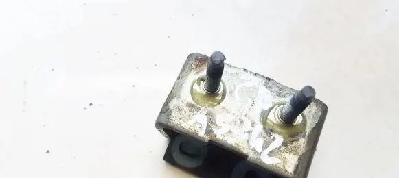 Peugeot 406 Tailgate/trunk/boot hinge
