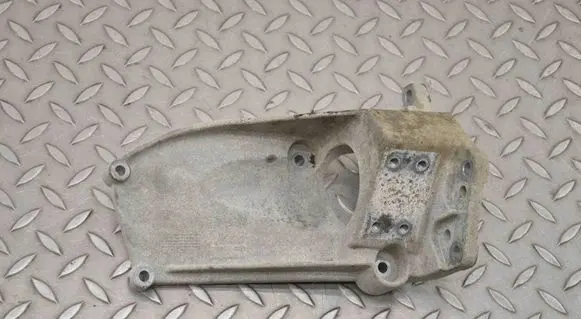 Volvo S90, V90 Driveshaft support bearing bracket 31370633
