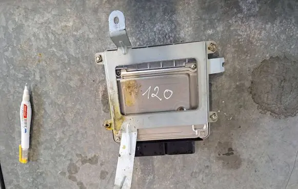 KIA Picanto Engine control unit/module 3911002SM0 9001040427KB