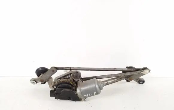 Toyota Urban Cruiser (XP110) Front wiper linkage and motor