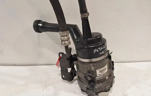Peugeot 308 Power steering pump 9686207180
