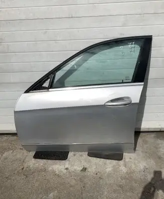Mercedes-Benz E W212 Front door 981692