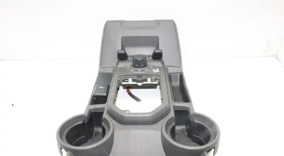 Land Rover Discovery 3 - LR3 Center console YUD501230WUX