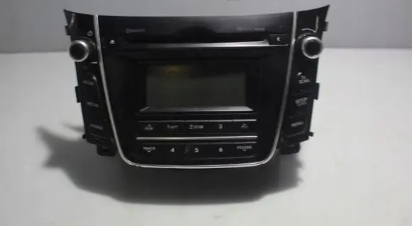Hyundai i30 Radio/GPS head unit trim 