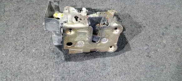 Renault Laguna I Rear door lock