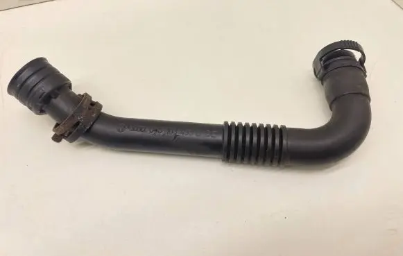 Skoda Fabia Mk2 (5J) Breather hose/pipe 045103493D