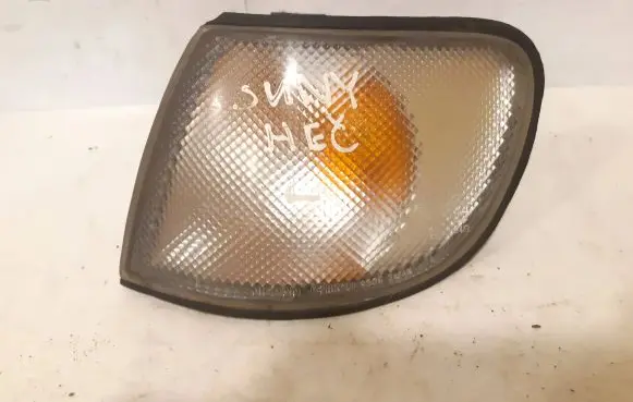 Nissan Sunny Front indicator light 6R010250 3305