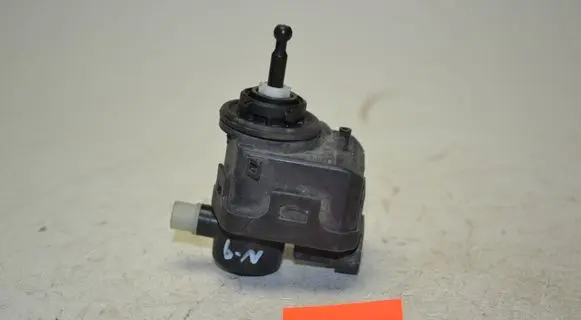 Nissan Almera N16 Headlight level adjustment motor 007878