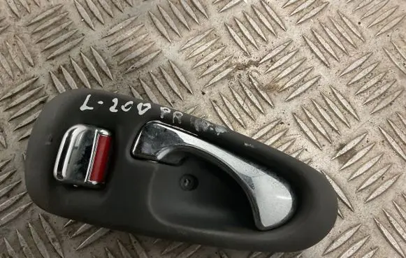 Mitsubishi L200 Front door window winding handle 