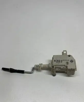 Volkswagen Touran I Central locking motor 1T0810773 3B3959782