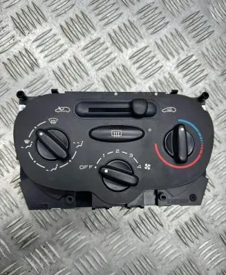 Peugeot 206 Climate control unit 1068901