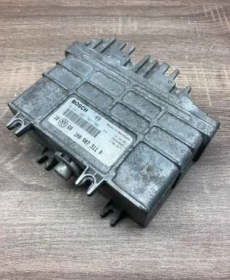 Volkswagen Golf III Engine control unit/module ECU 1H0907311P 0261203707 USED