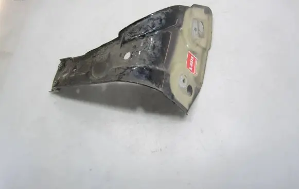 Volkswagen PASSAT B7 Fender mounting bracket 3AA821142