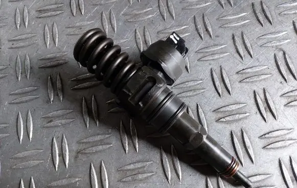Skoda Octavia Mk2 (1Z) Fuel injector 038130073AG 0414720215