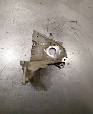 Opel Insignia A Fuel pump bracket 55574721