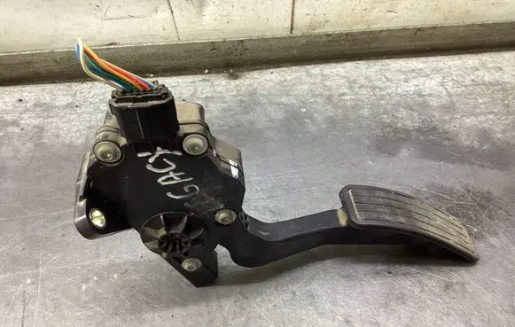 Subaru Legacy Accelerator throttle pedal 36010AG140 1988007120 2M176004H1