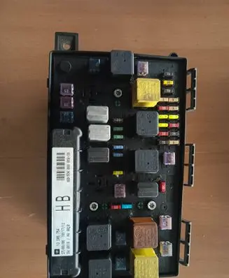 Opel Zafira B Fuse module 13206754 5DK00866838