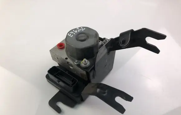 Dacia Sandero ABS Pump 476605492R