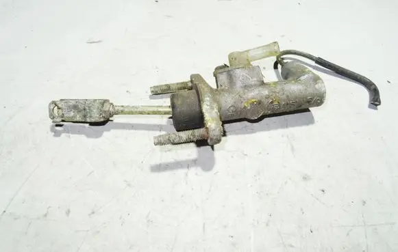 Toyota Avensis T220 Clutch master cylinder 3145416010