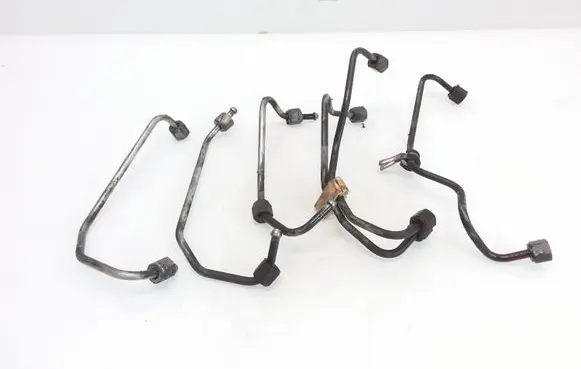 Fuel injector supply line/pipe