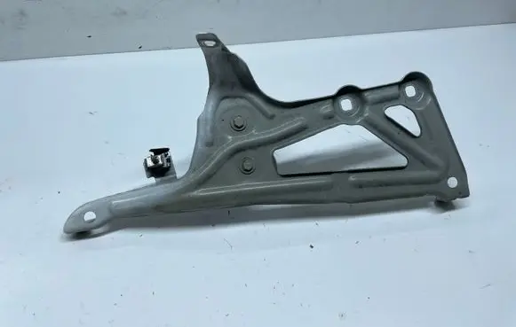 BMW X2 F39 Fender mounting bracket 7431007