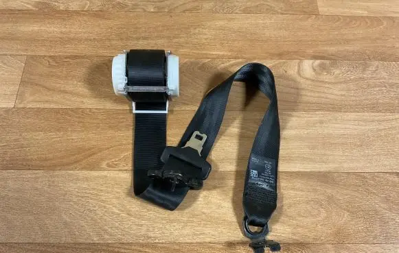 Ford C-MAX II Rear seatbelt AM51R611B68AF 34079372 X738209