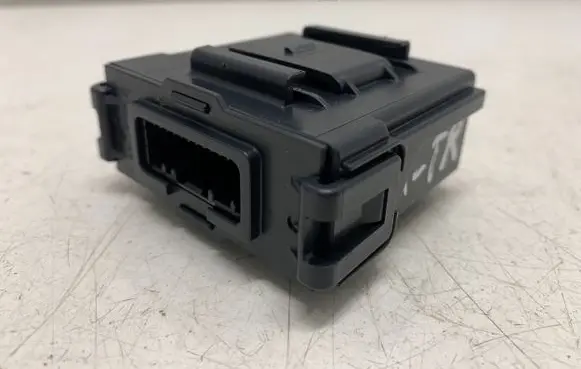 Nissan X-Trail T32 Central body control module 284P16FT2A 1500611B2