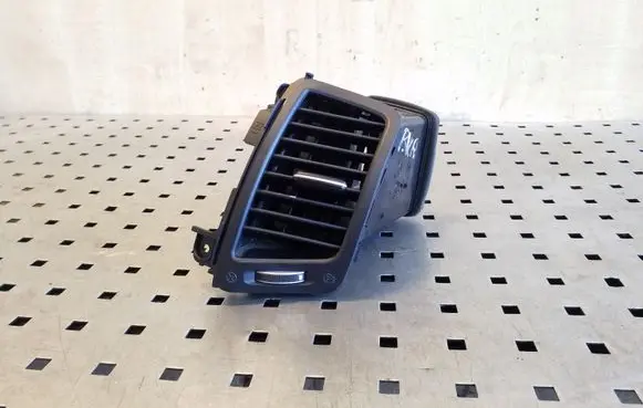 KIA Sorento Dash center air vent grill