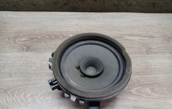 Volvo C30 Front door speaker 30657444