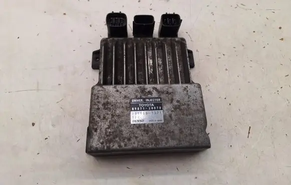 Toyota Avensis T250 Fuel injection control unit/module 8987120070 1310001371