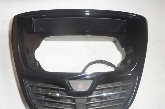 Opel Karl Air vent grill in roof 95250696