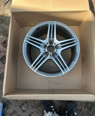Mercedes-Benz CLS AMG C219 R19 alloy rim A2194013502