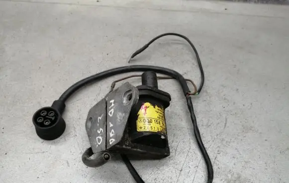 Mercedes-Benz 190 W201 High voltage ignition coil 0001585403