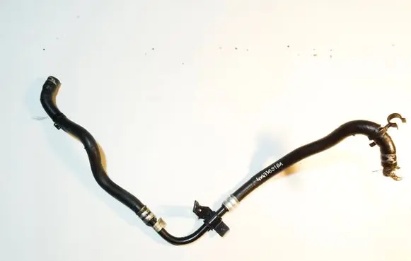 Engine coolant pipe/hose