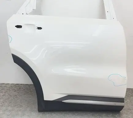 KIA Sorento IV Rear door 