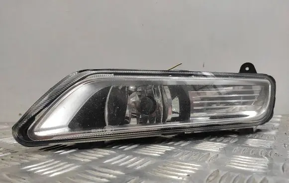 Volkswagen PASSAT B7 Front fog light 17662402