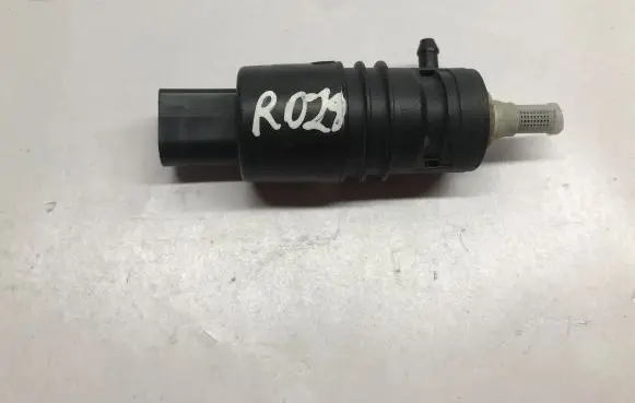 Dodge RAM 1500 DS Windscreen/windshield washer pump