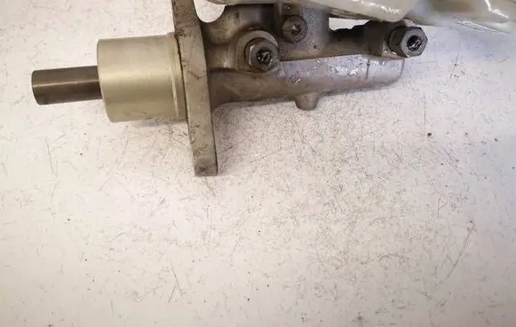 Ford Focus Master brake cylinder