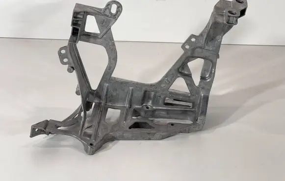 Mercedes-Benz C W205 Headlight/headlamp mounting bracket A2056221600