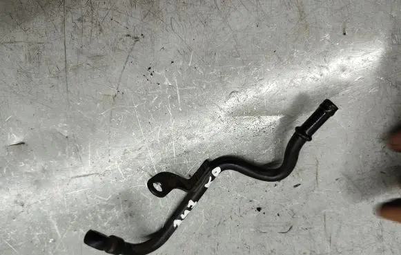 Volkswagen Touareg II Engine coolant pipe/hose 059121399E