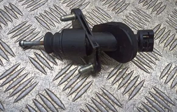 Opel Corsa C Clutch slave cylinder 9126216