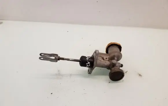 Subaru Forester SF Clutch master cylinder NAB00
