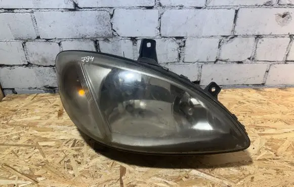 Mercedes-Benz Vito Viano W639 Headlight/headlamp 24670400