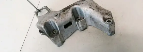 Peugeot 206 Engine mounting bracket 9646000680