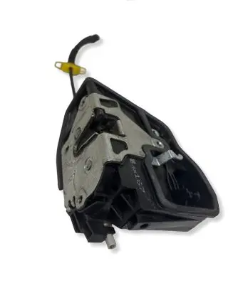 BMW X3 E83 Front door lock 7036167