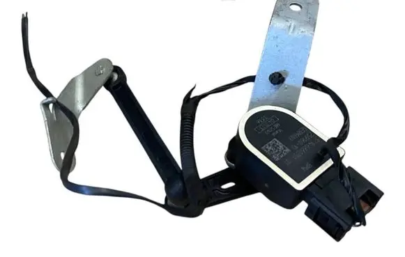 BMW 4 F36 Gran coupe Rear air suspension level height sensor 6861351 37146861351